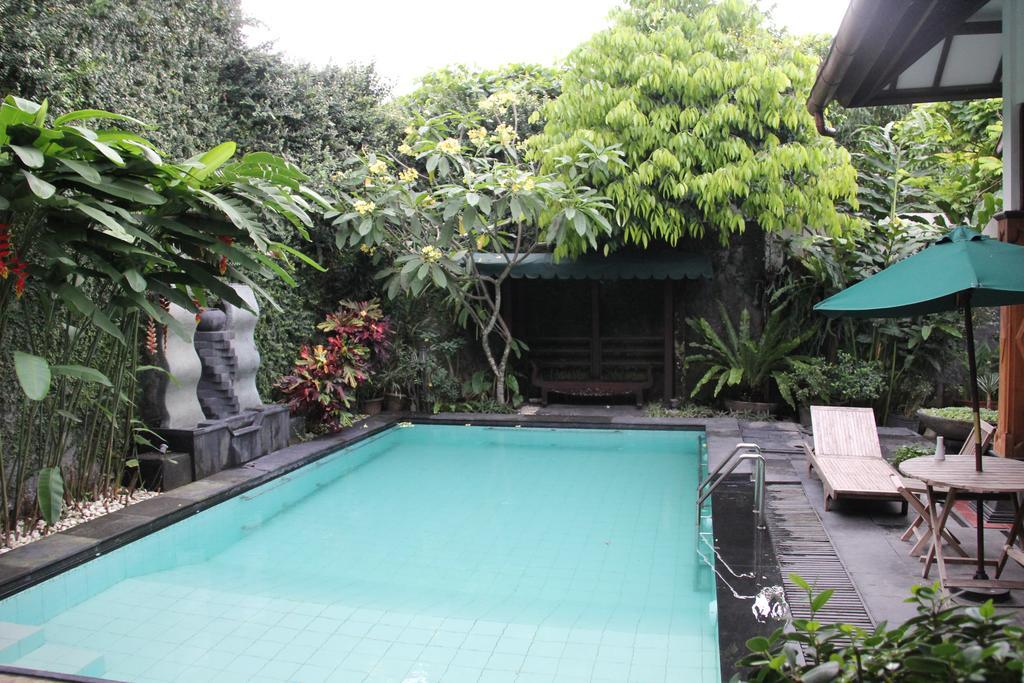 Griya Yunika Hotel Jogjakarta Buitenkant foto