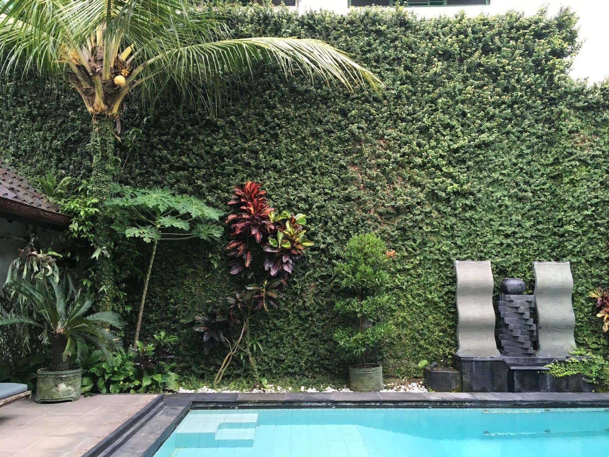 Griya Yunika Hotel Jogjakarta Buitenkant foto