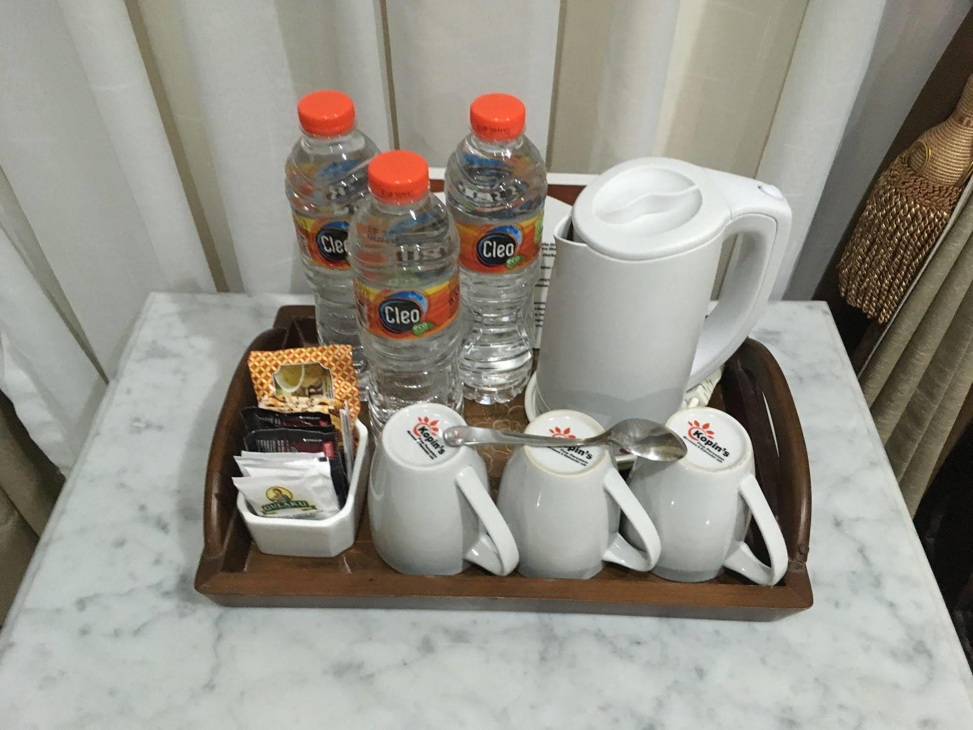 Griya Yunika Hotel Jogjakarta Buitenkant foto