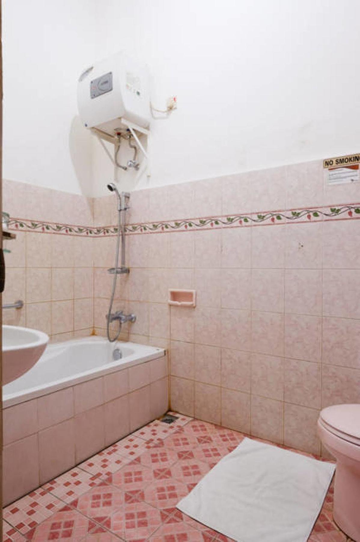 Griya Yunika Hotel Jogjakarta Buitenkant foto